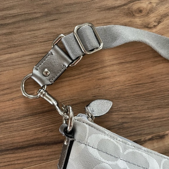 🔥Silver Coach crossbody bag🔥 - Picture 8 of 8